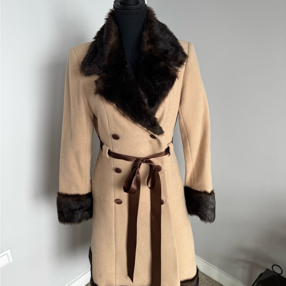 Moda Tan Trench Coat with Dark Brown Fur Accents